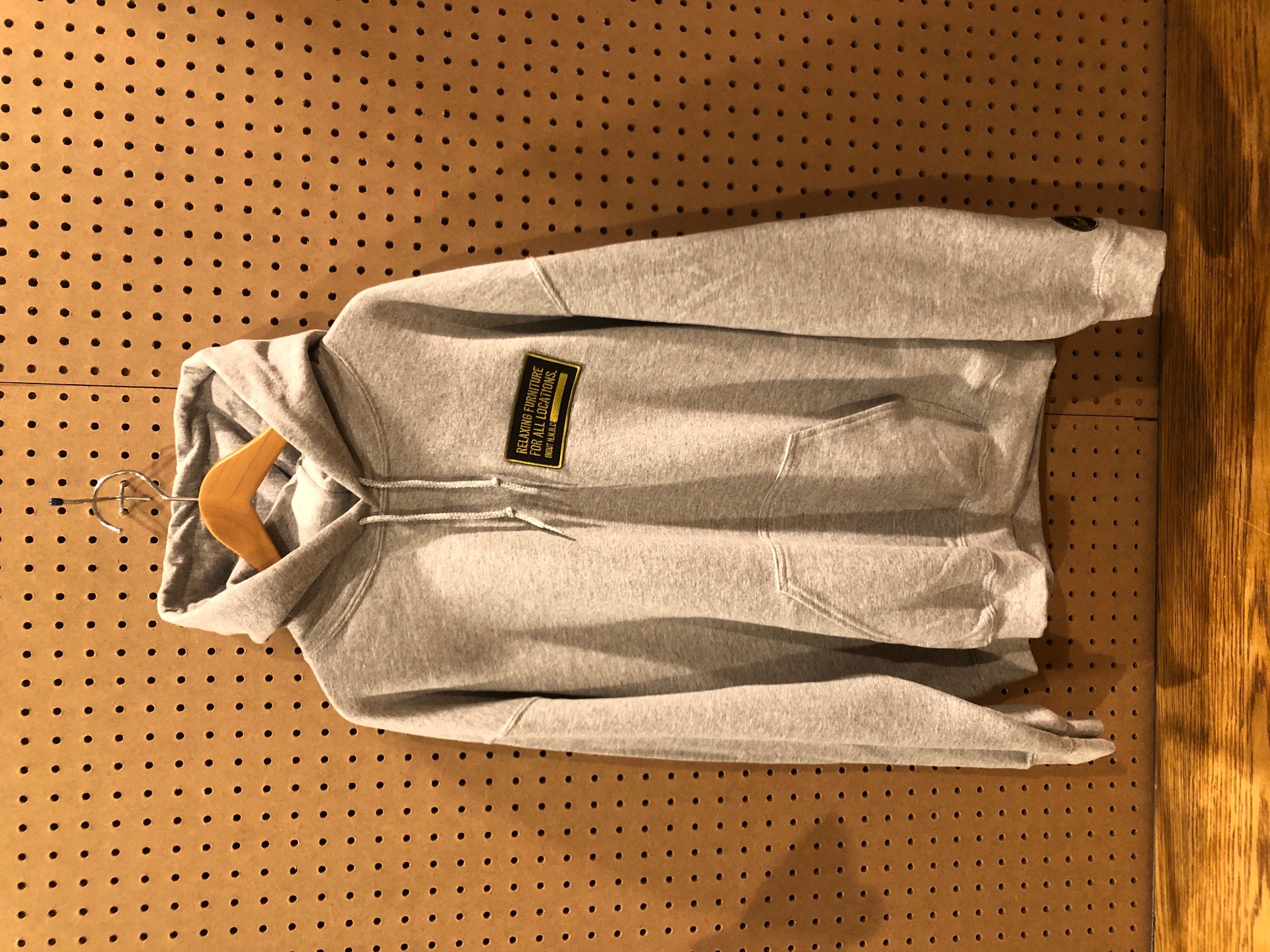 INOUT Hooded Sweat Relaxing Furnitureワッペン